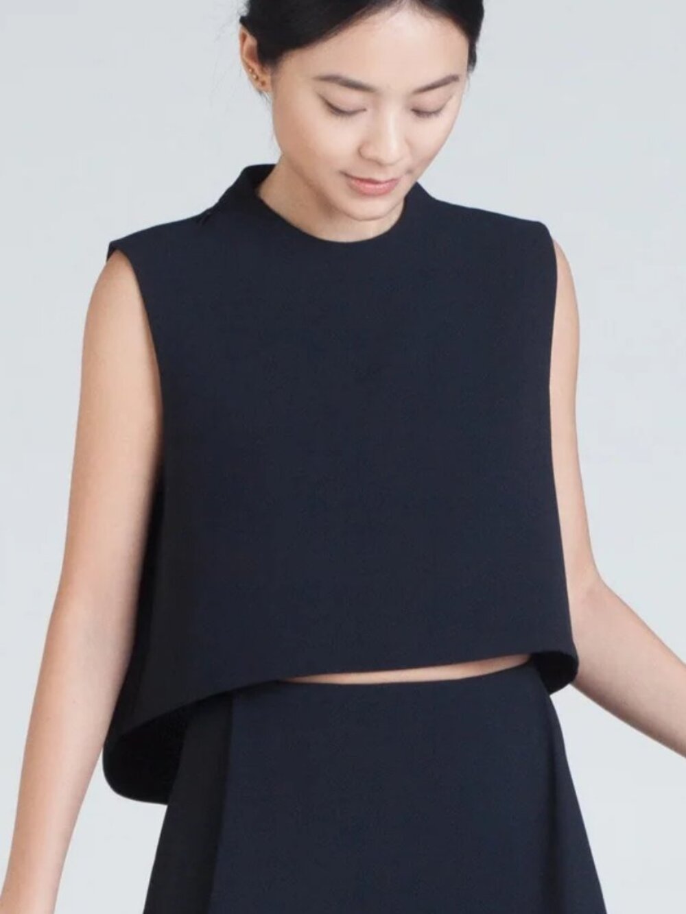 Kaarem Wind Chime Raised Collar Cropped Top in Black Blue - M